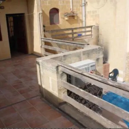 With 3 Bedrooms In With Wonderful Mountain View Private Pool Enclosed Garden *