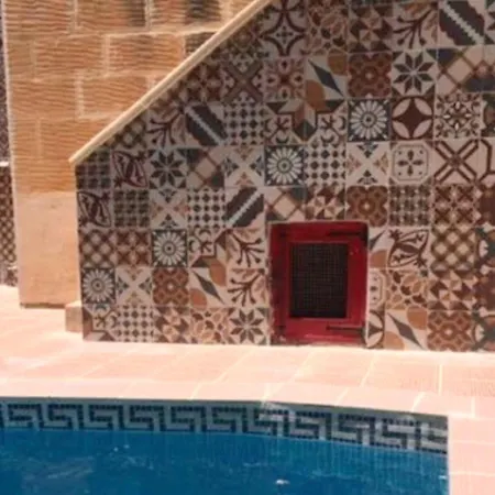With 3 Bedrooms In With Wonderful Mountain View Private Pool Enclosed Garden * Sannat